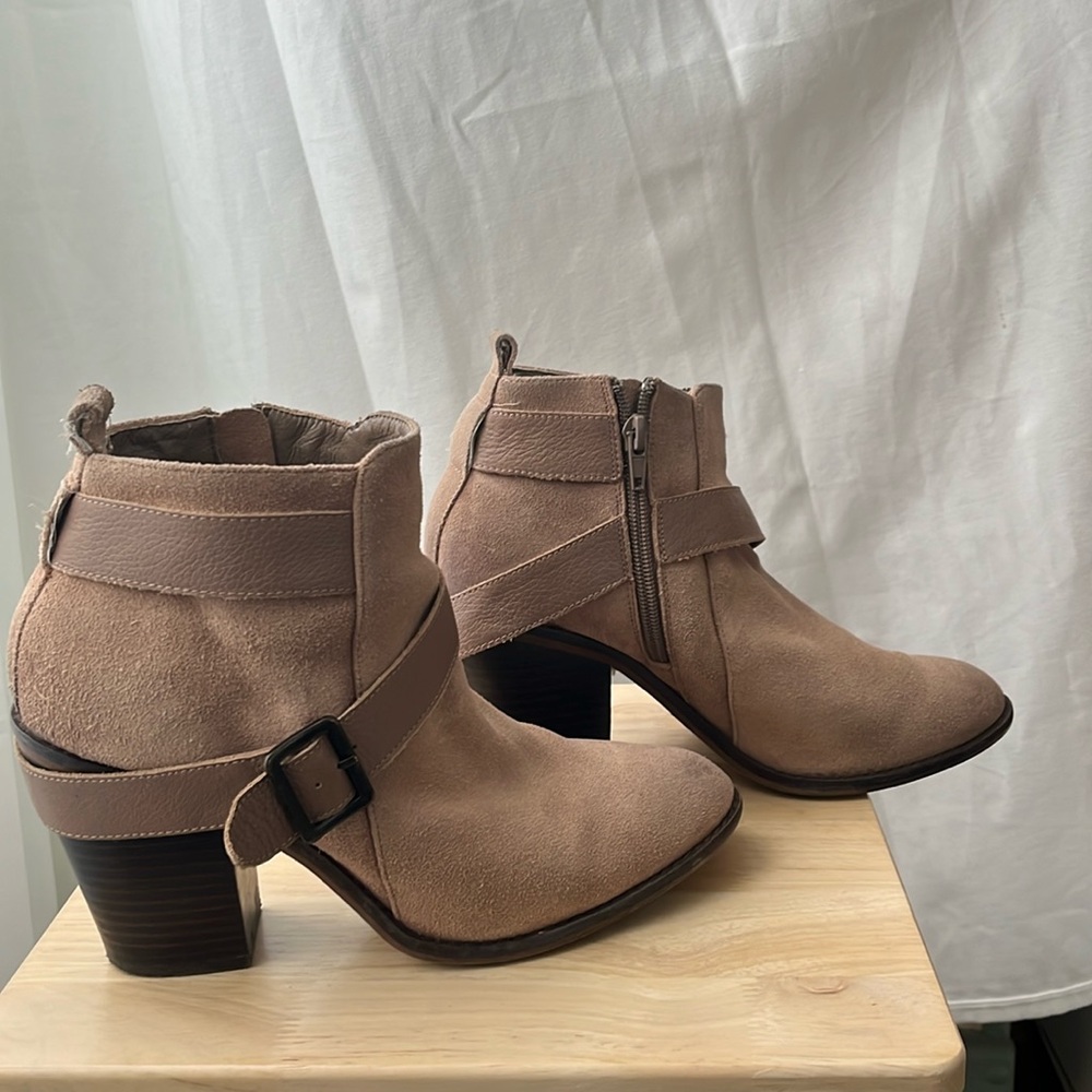 Kelsi Dagger Brooklyn Jordana Booties - Blush